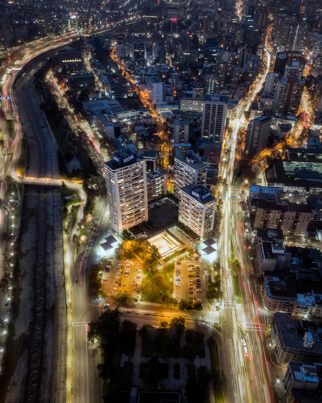 Torres WOM, Providencia — reactivación urbana por Archibits